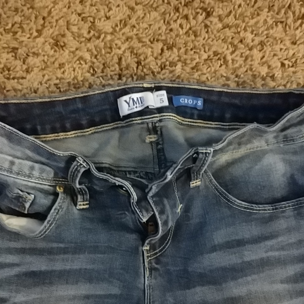 Capris - Picture 2 of 3